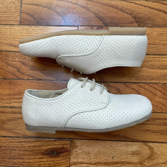 Anais & I New York Perforated Oxford shoes, BNWOT, size 33 - Picture 2 of 7